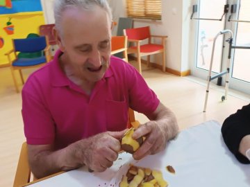 Hoje foi dia de darmos uma ajuda às nossas Cozinheiras.